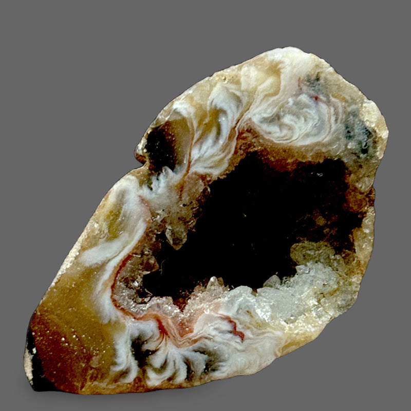 Agate Geode – Hidden Crystal Sanctuary of the Earth